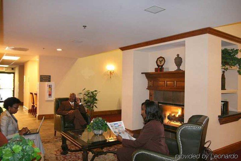 Hampton Inn & Suites Alpharetta-Windward Interior photo